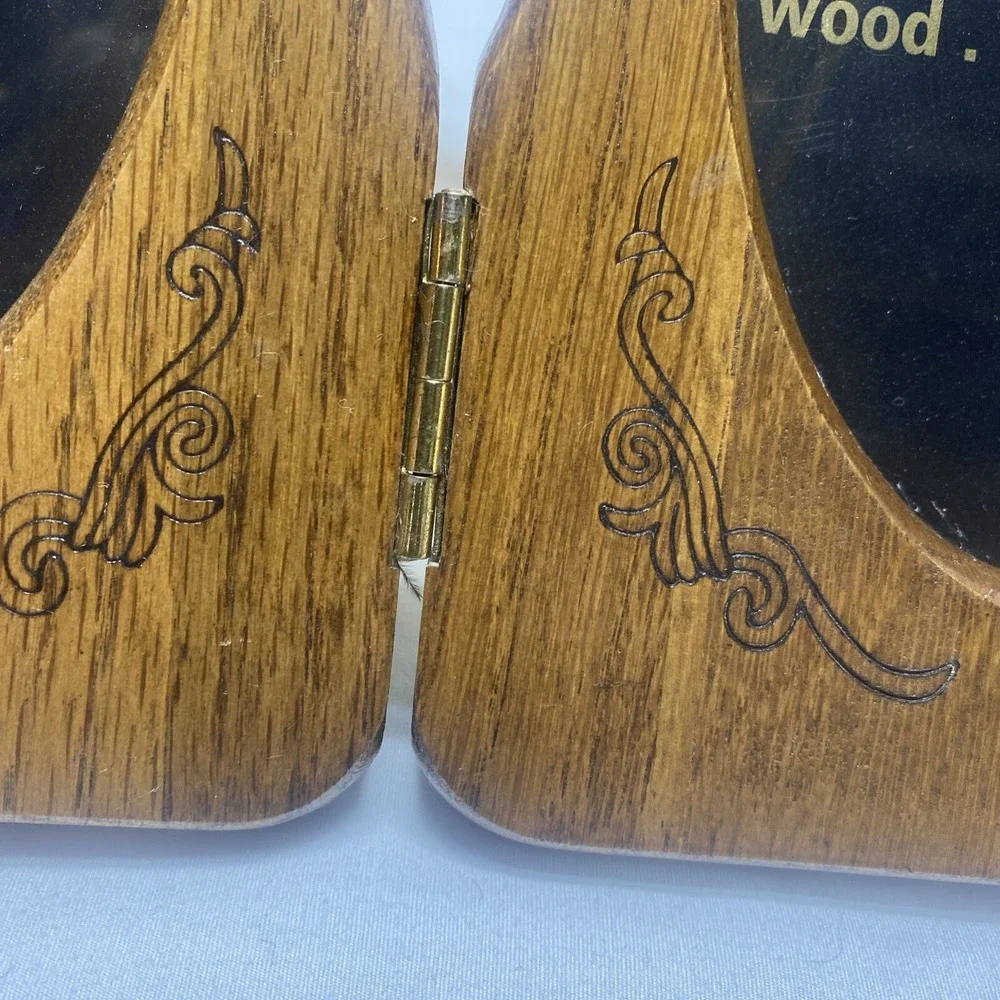 VINTAGE CARVED WOODEN DOUBLE PHOTO FRAME HINGED FITS 3.5 X 6